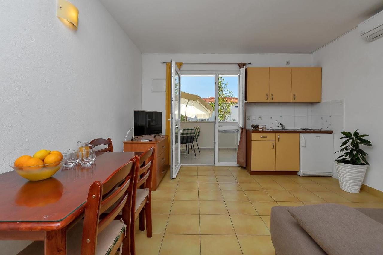 Apartments Marija Tucepi Exterior photo